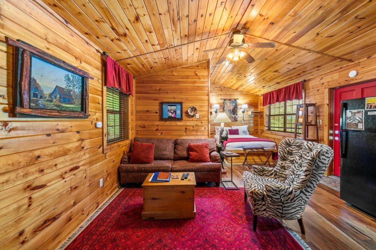 Cabin 5 Studio Cabin With Hot Tub, Water View And Fire Pit Villa Sevierville Exterior foto