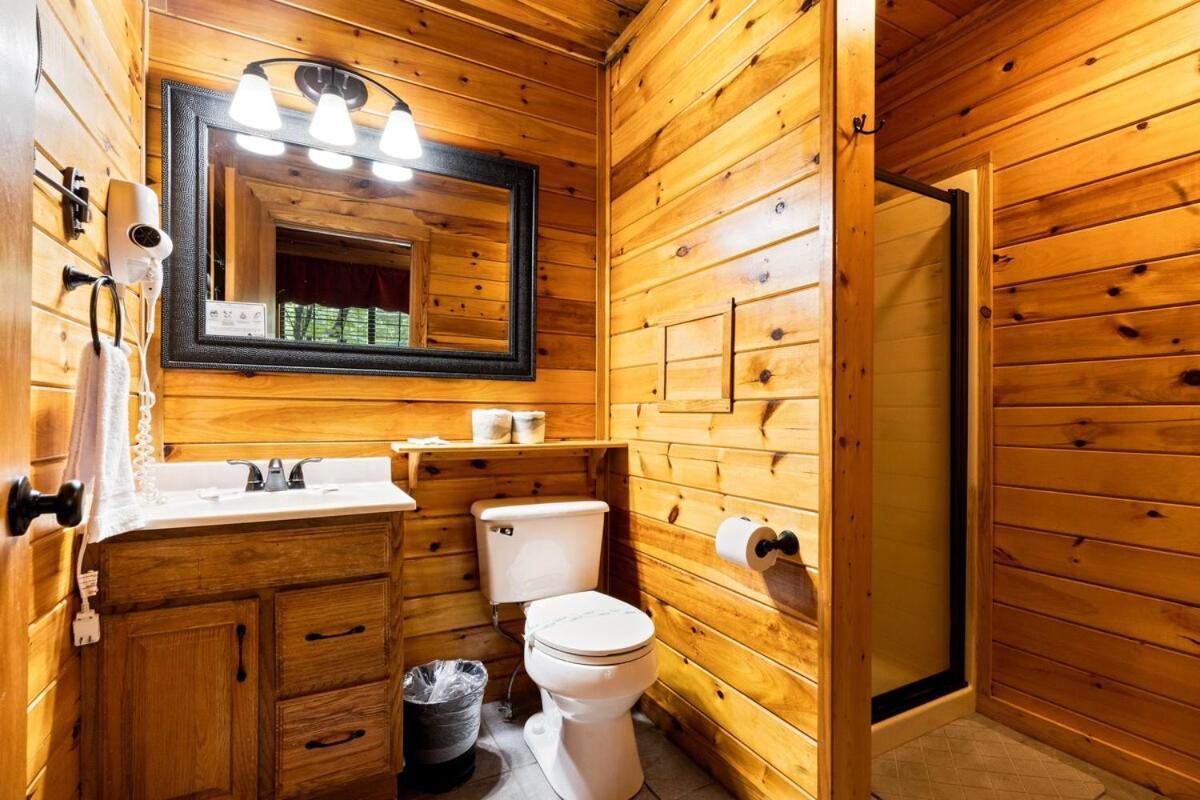 Cabin 5 Studio Cabin With Hot Tub, Water View And Fire Pit Villa Sevierville Exterior foto