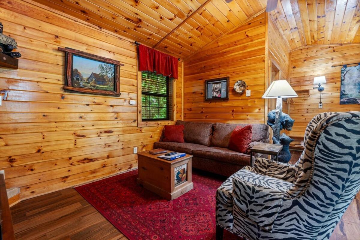 Cabin 5 Studio Cabin With Hot Tub, Water View And Fire Pit Villa Sevierville Exterior foto